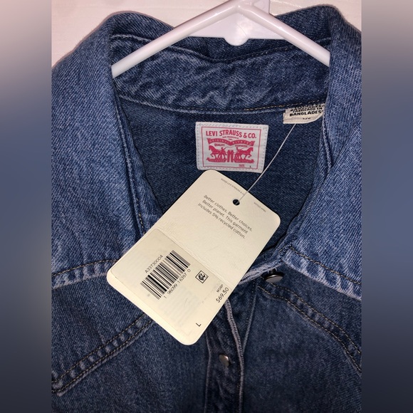 Levi’s Button down denim shirt (Updated sizes) - Picture 7 of 14